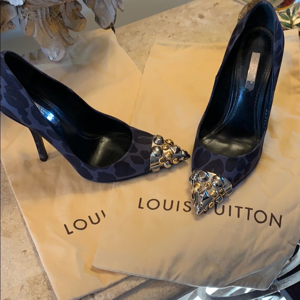 Stunning Louis Vuitton runway Bernice pump. - Picture 1 of 8